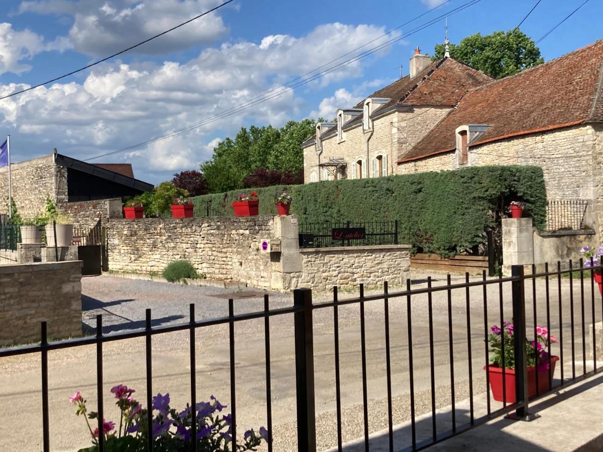 ホテル L'Aubergiste Corcelles-les-Arts エクステリア 写真